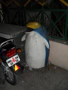 Muelleimer in Pinguin-Form Muelleimer