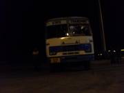 der Bus von vorne indischer Bus